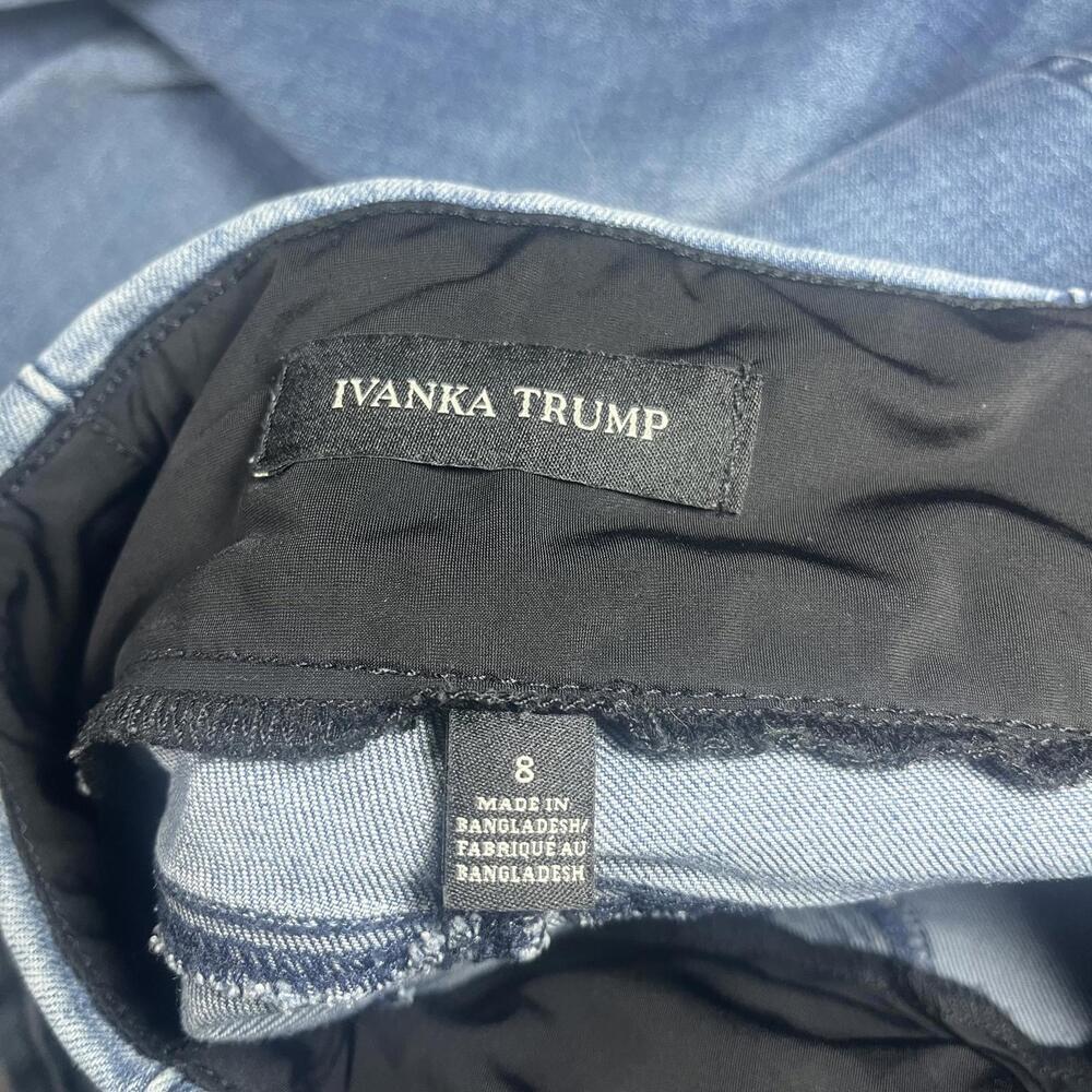 Ivanka Trump Light Blue Denim Woman’s Size 8 skinny elastic waist casual jesns - Picture 8 of 8